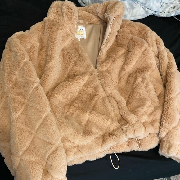 Jackets & Blazers - This is a furry cropped jacket, adjustable bottom for tightness
